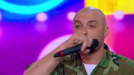 Cheloo, pus la zid, în rime, de un rapper care îi e fan! ”Te aud, cauți cuvinte să m-ataci, n-ai șanse. Te irosești!”