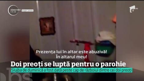 E scandal la biserica unei localităţi din Botoşani. Fostul şi actualul preot se înjură, se ameninţă şi se filmează în altar