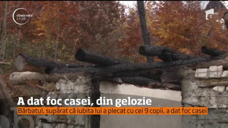 Un bărbat din comuna băcăuană Coţofăneşti a băgat spaima în localnici! Și-a dat foc la casă și a plecat prin sat