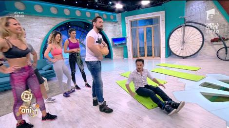 Glume pe seama Flaviei la rubrica de sport! Răzvan îi imită anumite exerciții de la sala de fitness