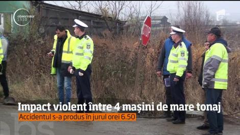 Impact violent între 4 mașini de mare tonaj