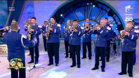 Doamne, cum sună! "Despacito" a ajuns și la Fanfara Jandarmeriei Române