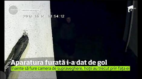 Nici hoții nu mai sunt ce au fost! Doi tineri din Neamț au vrut să fure o cameră de supraveghere după ce au trecut chiar prin fața ei