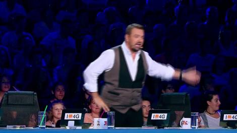 Juraţii de la X Factor, moment genial la audiţii: "Haide, vino la hidrant, să fie interesant"! Ştefan: "El nici măcar nu mai există"