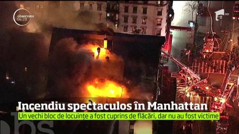 Peste 250 de pompieri din New York s-au luptat cu un incendiu devastator
