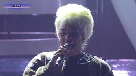 Julie Mayaya se transformă în  Etta James - "Something's got a hold on me".