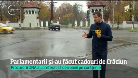 Parlamentarii şi-au făcut cadouri de Crăciun