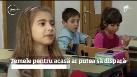 După o consultare ca la carte, ministrul Educaţiei a primit o temă importantă de la elevi. Să decidă soarta temelor pentru acasă