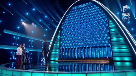 O mamă, un fiu și un mare zid în spatele căruia se poate ascunde drumul către fericire: „Am venit să trăim momentul și să profităm de tot”