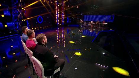 Ce nebunie pe final de seară... Scena X Factor s-a transformat într-un carusel al schimbărilor! Salvatore Pierluca rămâne în echipă, dar bucuria are un preț!
