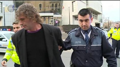 Magistraţii din Constanţa l-au trimis după gratii pentru 30 de zile pe şoferul fugar care a băgat cinci oameni în spital