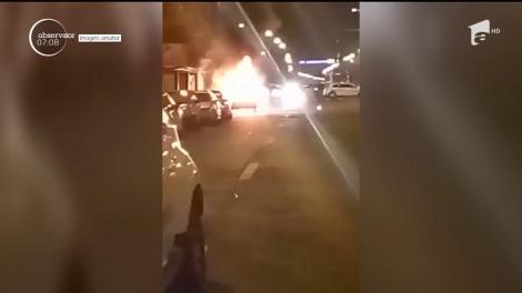 O maşină a ars ca o torţă în Capitală