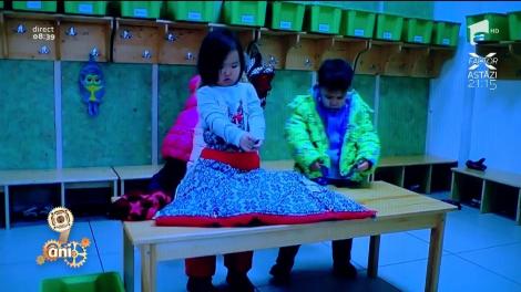 Smiley News! Curs de îmbrăcat la grădinițele din Rusia