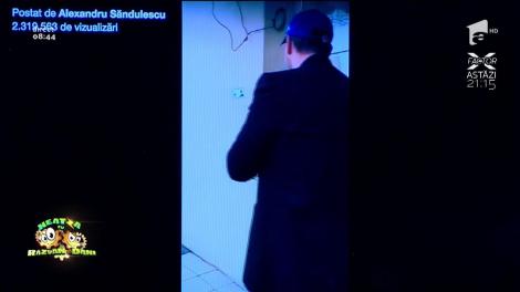 Smiley News! Un paznic de la o școală din București întâmpină foarte frumos elevii