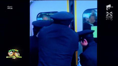 Smiley News! Cum folosesc chinezii și japonezii metroul?