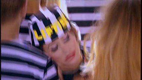 „Toată ziua-n ascensor, ori mă urc, ori mă cobor” la iUmor! Omagiu de senzație pentru regretata artistă Stela Popescu