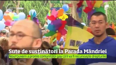 Sute de oameni au mărşăluit pe străzile Hong Kongului la Paradei Comunităţii Gay