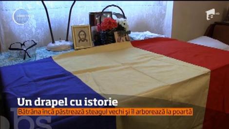 Tricolorul cu o istorie de mai bine de o sută de ani, din casa unei bătrâne din Vrancea, va fi arborat de ziua naţională