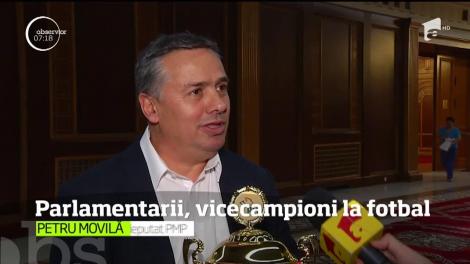 Parlamentarii, vicecampioni la fotbal