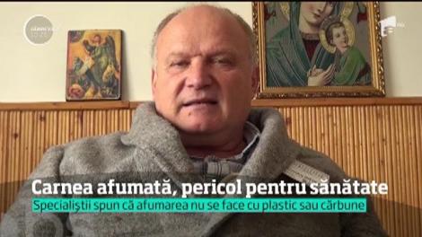 Cârnaţii şi slănina afumate, de pe masa de Crăciun, bombe cu ceas pentru sănătate.  Medicii trag un semnal de alarmă: Te pot îmbolnăvi de cancer!