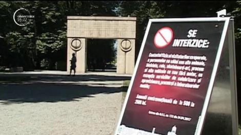 Un nou rând de panouri a fost amplasat în parcurile care găzduiesc operele lui Brâncuşi