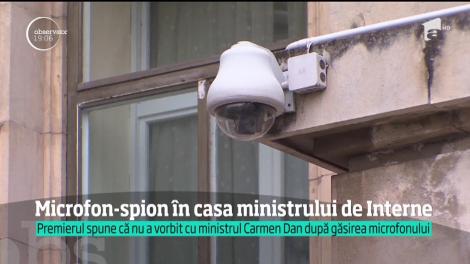 Ministrul de Interne, Carmen Dan, a găsit un microfon ascuns în priza telefonului de acasă