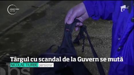 Târgul de Crăciun din Piaţa Victoriei a fost demolat cu scandal chiar de protestatari