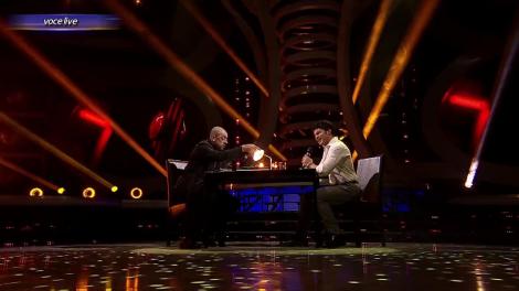 "Cine stă la masa" lui Ștefan Bănică? Artistul a făcut show în platoul de la "Te cunosc de undeva", alături de Cabron. Pepe și CRBL i-au făcut galerie