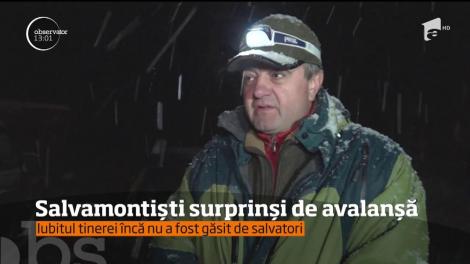 Trei salvamontişti, surprinşi de o avalanşă, în masivul Călimani