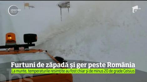Iarna şi-a arătat deja colţii. Aerul polar a adus viscol puternic la munte şi îngheţ în aproape toată România