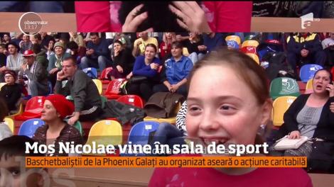 A plouat cu animale de pluș la meciul echipei de baschet masculin Phoenix! Suporterii nu au plătit bilet, ci au intrat pe bază de...jucării!