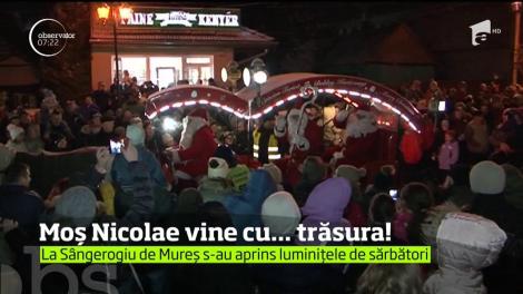 Moş Nicolae a venit mai repede la Sângeorgiu de Mureş, spre bucuria celor mici