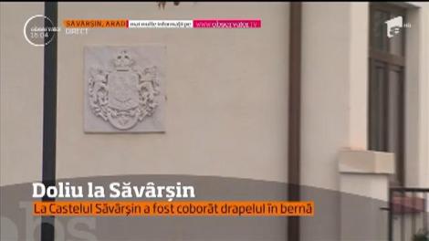 REGELE MIHAI A MURIT! Doliu la Săvârșin. La castelul regelui a fost coborât drapelul în bernă