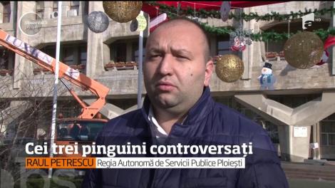 Cei trei pinguini controversați. Aceștia au stârnit revolta trecătorilor și au fost mutați