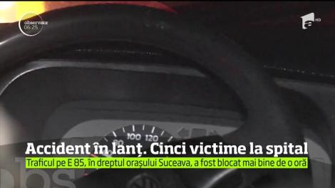 Trei persoane rănite şi două încarcerate este bilanţul unui accident în lanţ, petrecut pe E85