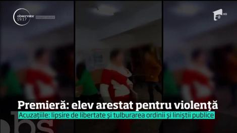 Premieră în şcoala românească. Un elev a fost arestat pentru că şi-a bătut profesoara