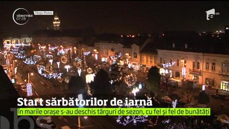 Oficial, România şi-a pus straiele de sărbătoare, luminata de milioane de beculeţe colorate