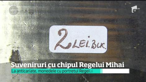 Chipul Regelui Mihai a devenit marfă pentru colecţionari. Îl găsim pe tricouri, hanorace, căni şi chiar sacoşe