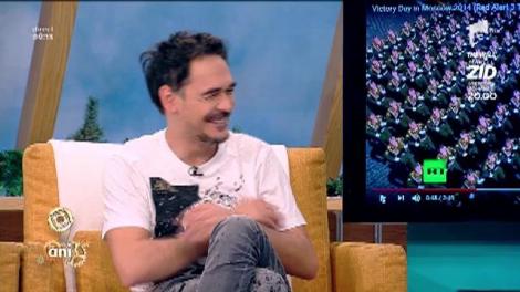 Smiley News! Paradă militară românească vs. paradă militară rusească