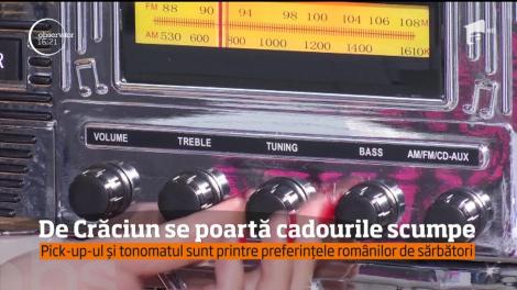 De Crăciun se poartă cadourile scumpe sub un design vintage