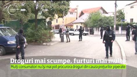 Situaţie alarmantă! Preţurile stupefiantelor au explodat, iar mulţi dependenţi disperaţi ajung să atace oameni pentru a face rost de bani