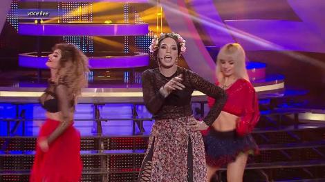 Julie Mayaya se transformă în Simge - "Mis Mis"