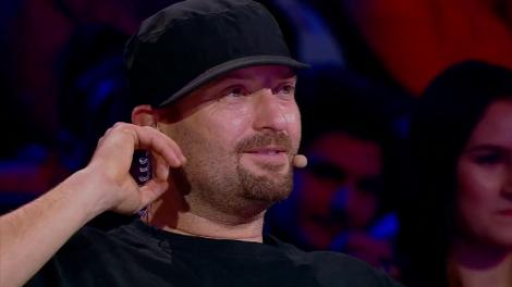 Moment unic! Cheloo este luat peste picior de o concurentă de la iUmor: ”Eu am început, dar tu terminasei înainte să...”