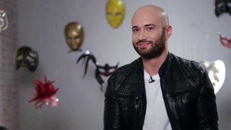 Început în forțăăăăă! Cheloo și-a acoperit fața, iar Bendeac a îmbrățișat-o taaare pe Delia! Cei trei jurați iUmor sunt pregătiți de marea finală: ”Am mare chef să râd!”