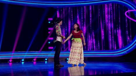 Antonia Boantă, cea mai simpatică Palomă! În costum de pirandă, vrea să ne ia banii: „Aoleu, că te calc în picioare! Treci acasă că am venit să iau premiul!”