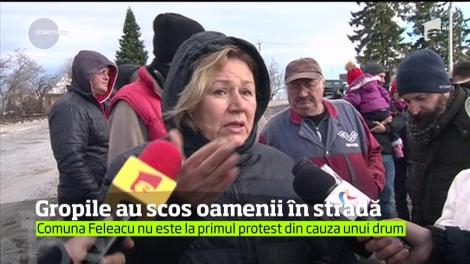 Gropile de pe șoseaua din Feleacu au scos oamenii în stradă