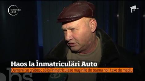 E haos la serviciile de Înmatriculări Auto. Sunt cozi kilometrice formate încă din toiul nopţii şi asta în multe oraşe din ţară