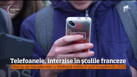 Lovitură pentru elevi! Guvernul interzice telefoanele mobile în toate şcolile şi liceele începând cu anul şcolar 2018