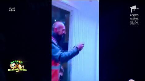 Smiley News! Trucul cu moneda lipită pe frunte