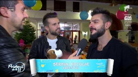 Florin Ristei, spiridușul lui Moș Crăciun! Artistul a cântat cum numai ştie el în scop caritabil: "Jucăria mea favorită din copilărie era chitara fratelui meu"